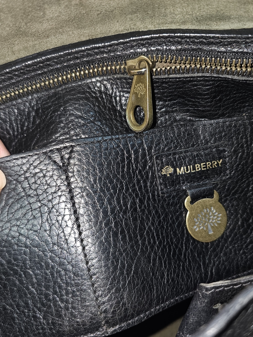 Mulberry Black Leather Satchel with Gold Turnlock - Picture 10 of 10